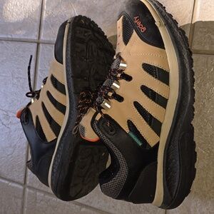 gdefy Athletic Hilkers Waterproof 10.5 EUC MSRP $150